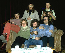 1973_band_sofa.jpg (28196 bytes)