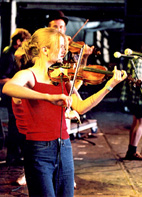 violins_stage.JPG (24190 bytes)